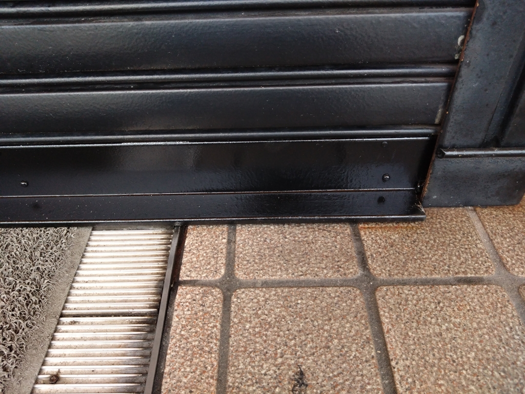 塗装後のシャッター